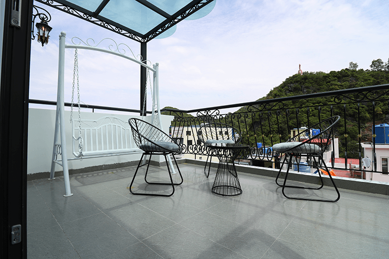 Kh&aacute;ch sạn 3 sao C&aacute;t B&agrave;