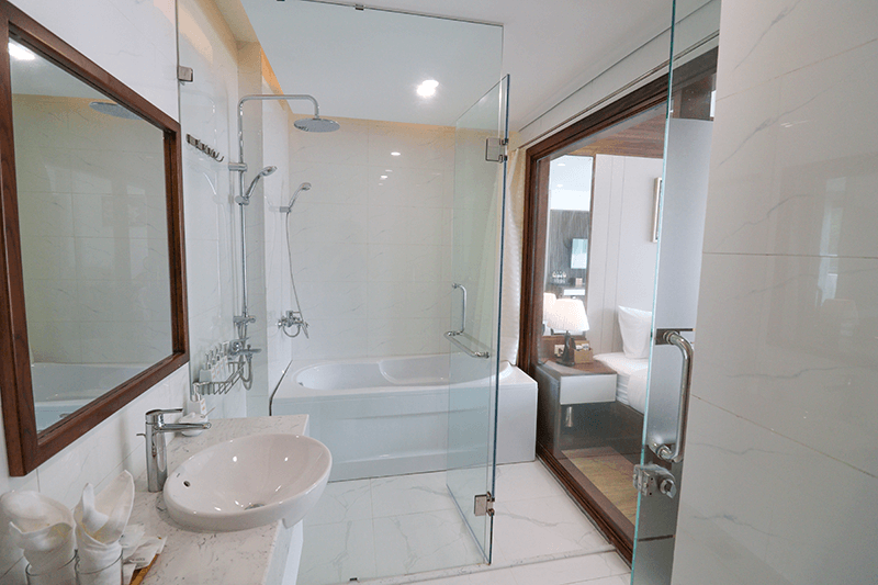 Kh&aacute;ch sạn 3 sao C&aacute;t B&agrave;