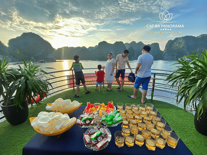 Tour vinh Lan Hạ nửa ng&agrave;y ngắm ho&agrave;ng h&ocirc;n