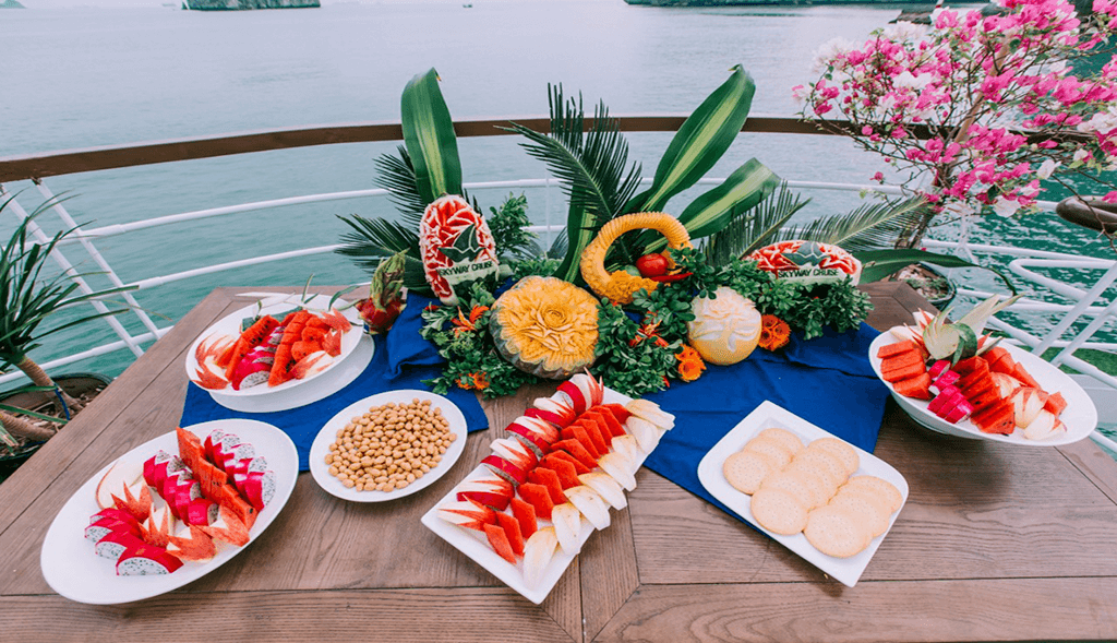 Thực đơn tour thăm vịnh 1 ng&agrave;y du thuyền skyway